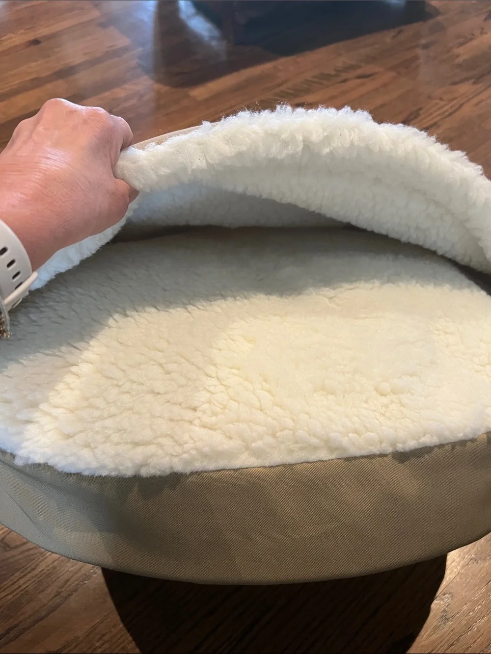 Snoozer Cozy Cave Orthopedic Dog Bed. Small. NWOT. Khaki Beige.